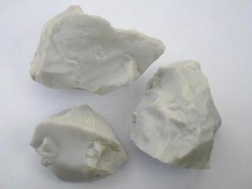 Glasbrocken weiß-opak ca. 60-120 mm